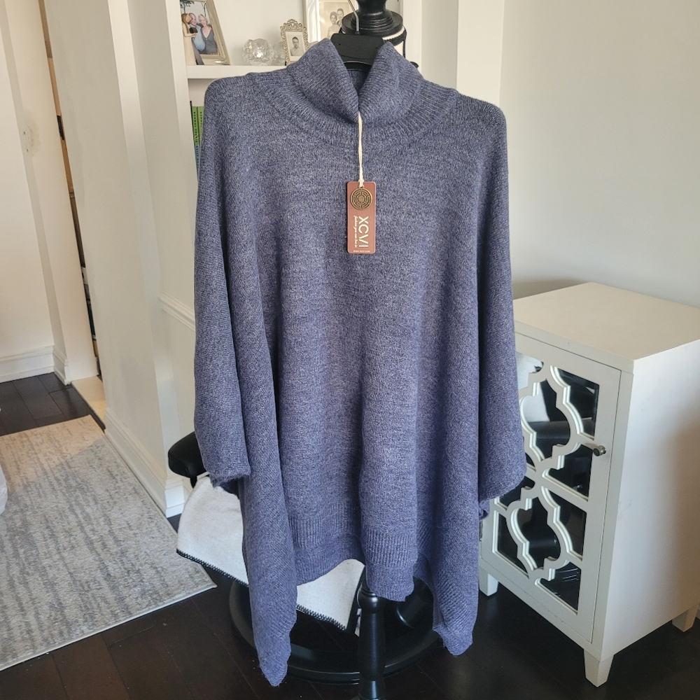 XCVI Poncho - Picture 4 of 5